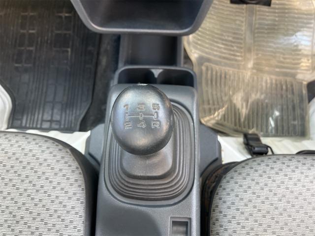 キャリイトラック ＫＣ　エアコン　パワステ　３方開　４ＷＤ　運転席エアバッグ　マニュアル５速車（13枚目）