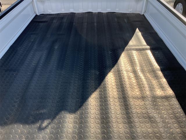 キャリイトラック ＫＣ　エアコン　パワステ　３方開　４ＷＤ　オートマ車（7枚目）