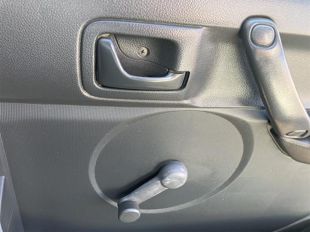 キャリイトラック ＫＣ　エアコン　パワステ　３方開　４ＷＤ　オートマ車（16枚目）