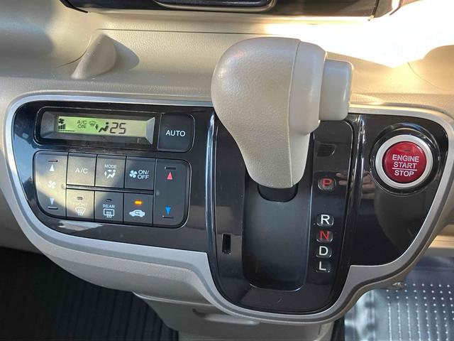 N-BOX G 両側スライド・片側電動 ナビ スマートキー アイドリングストップ 電動格納ミラー ベンチシート CVT 盗難防止システム ABS ESC アルミホイール 衝突安全ボディ エアコン パワーステアリング(5枚目)