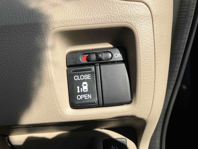 N-BOX G 両側スライド・片側電動 ナビ スマートキー アイドリングストップ 電動格納ミラー ベンチシート CVT 盗難防止システム ABS ESC アルミホイール 衝突安全ボディ エアコン パワーステアリング(9枚目)