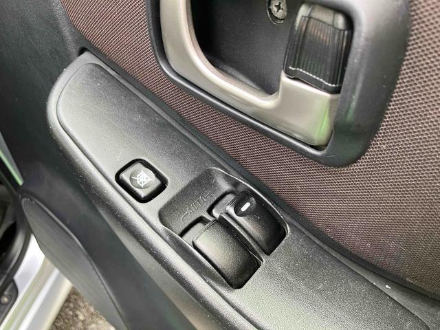 �p���[�E�B���h�E�̃X�C�b�`�ł���B�^�]�Ȃɋ��Ȃ��瑋���J���߂̃R���g���[���ł��܂���B