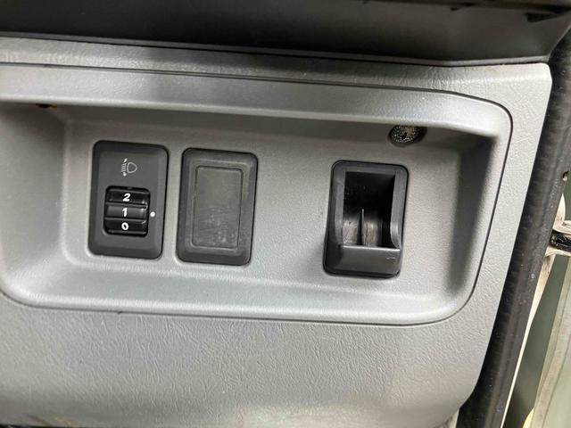 ミニキャブトラック 　軽トラック　ＭＴ　アルミホイール　エアコン　パワーステアリング（15枚目）