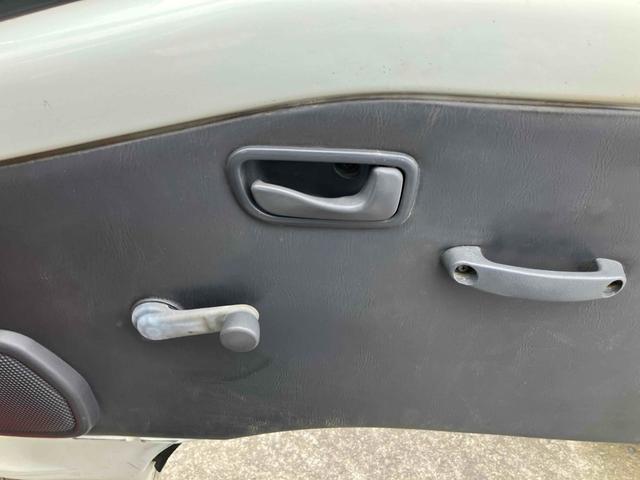 サンバートラック 4WD 軽トラック MT エアコン 運転席エアバッグ(20枚目)