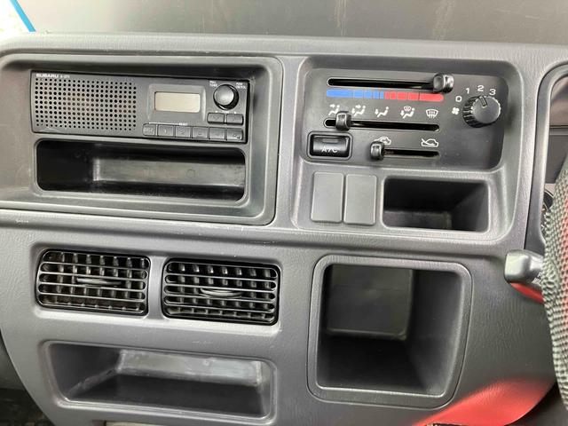 サンバートラック 4WD 軽トラック MT エアコン 運転席エアバッグ(24枚目)
