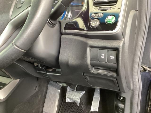 グレイス ハイブリッドＬＸ　純正メモリーナビ　衝突低減ブレーキ　パワーウィンドウ　衝突被害軽減システム　１セグ　ＥＴＣ車載器　オートクルーズ　スマートキ　ＥＳＣ　ＤＶＤ　整備記録簿　ＬＥＤ　ＡＡＣ　Ｉストップ　キーフリー　ＡＢＳ（15枚目）
