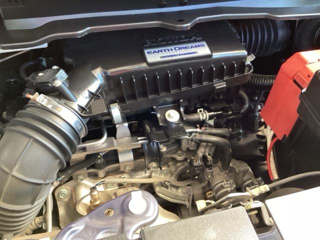 ステップワゴンスパーダ スパーダホンダセンシング　純正ナビ　フルセグ　リアカメラ　盗難防止　助手席エアバッグ　Ｗパワスラ　地デジ　サイドエアバッグ　ＬＥＤライト　横滑り防止システム　オートエアコン　ドライブレコーダー装着車　ＵＳＢ　ナビ＆ＴＶ　スマ鍵（27枚目）