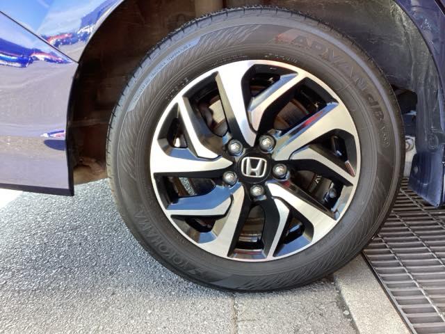 ステップワゴンスパーダ スパーダホンダセンシング　純正ナビ　フルセグ　リアカメラ　盗難防止　助手席エアバッグ　Ｗパワスラ　地デジ　サイドエアバッグ　ＬＥＤライト　横滑り防止システム　オートエアコン　ドライブレコーダー装着車　ＵＳＢ　ナビ＆ＴＶ　スマ鍵（29枚目）