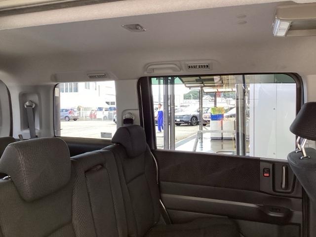 ステップワゴンスパーダ Ｚ　純正ＨＤＤナビ　リア席モニター　ＥＴＣ　横滑防止　エアロ　イモビ　スマキー　地デジＴＶ　バックモニタ－　３列シ－ト　キーフリー　パワーウィンド　ＨＤＤナビエディション　ナビ・ＴＶ　エアコン　ＤＶＤ再生（59枚目）