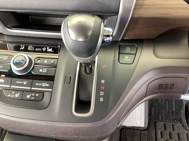 フリード Ｇ・ホンダセンシング　純正メモリーナビ　両側電動スライドドア　Ｆセグ　追突被害軽減ブレーキ　ｉストップ　Ｗエアバッグ　パワーウィンドウ　アクティブクルーズコントロール　スマートキ　カラーバックモニター　整備点検記録簿（39枚目）