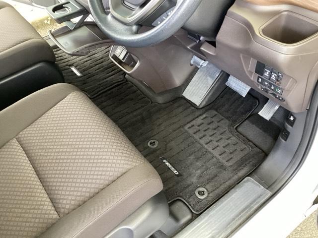 フリード Ｇ・ホンダセンシング　純正メモリーナビ　両側電動スライドドア　Ｆセグ　追突被害軽減ブレーキ　ｉストップ　Ｗエアバッグ　パワーウィンドウ　アクティブクルーズコントロール　スマートキ　カラーバックモニター　整備点検記録簿（51枚目）