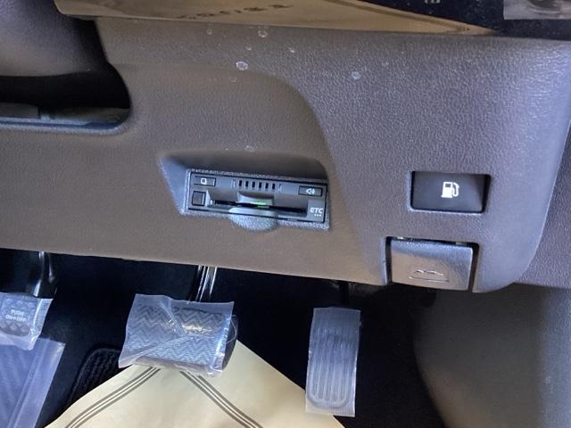 プリウス Aツーリングセレクション ナビ 運転席パワーシート ETC Cソナー シートH スマキー イモビライザー バックモニター クルコン LEDヘッドライト 横滑り防止機能 キーフリ AAC ABS サイドエアバッグ パワステ(17枚目)