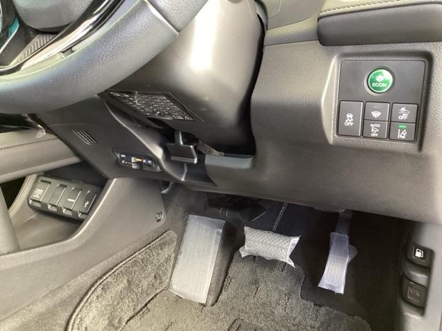 ヴェゼル X・ホンダセンシング 純正メモリーナビ リアカメラ ETC シートヒーター Rカメラ Wエアバッグ 盗難防止 アクティブクルーズコントロール オートエアコン LEDランプ 衝突軽減ブレ-キ パワステ 整備記録簿 TVナビ(15枚目)