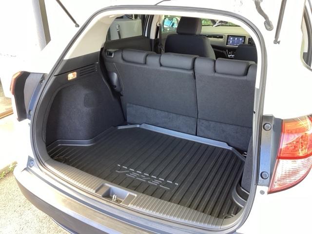 ヴェゼル X・ホンダセンシング 純正メモリーナビ リアカメラ ETC シートヒーター Rカメラ Wエアバッグ 盗難防止 アクティブクルーズコントロール オートエアコン LEDランプ 衝突軽減ブレ-キ パワステ 整備記録簿 TVナビ(18枚目)