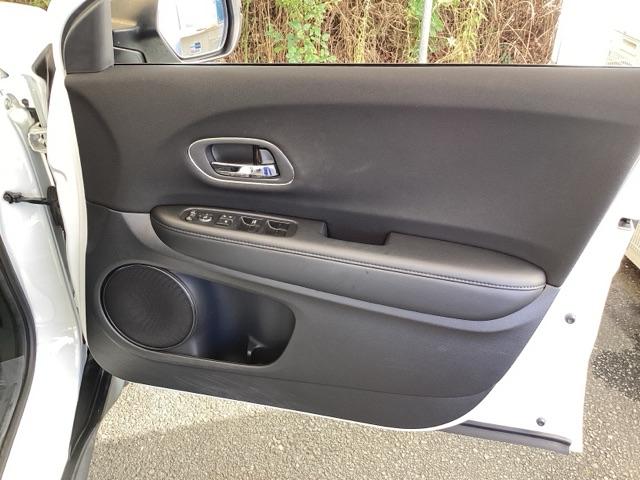 ヴェゼル X・ホンダセンシング 純正メモリーナビ リアカメラ ETC シートヒーター Rカメラ Wエアバッグ 盗難防止 アクティブクルーズコントロール オートエアコン LEDランプ 衝突軽減ブレ-キ パワステ 整備記録簿 TVナビ(52枚目)