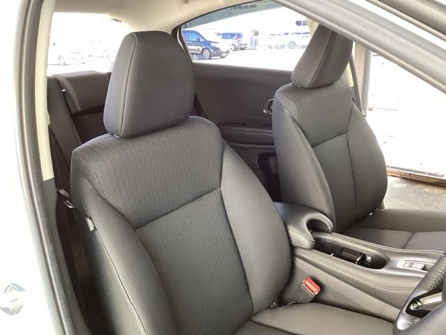 ヴェゼル X・ホンダセンシング 純正メモリーナビ リアカメラ ETC シートヒーター Rカメラ Wエアバッグ 盗難防止 アクティブクルーズコントロール オートエアコン LEDランプ 衝突軽減ブレ-キ パワステ 整備記録簿 TVナビ(56枚目)