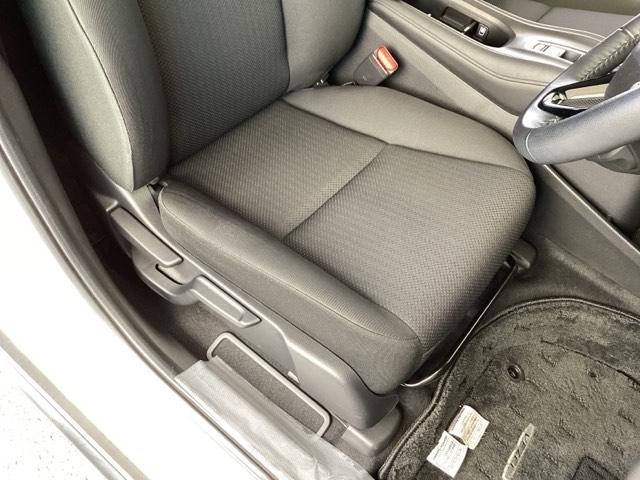 ヴェゼル X・ホンダセンシング 純正メモリーナビ リアカメラ ETC シートヒーター Rカメラ Wエアバッグ 盗難防止 アクティブクルーズコントロール オートエアコン LEDランプ 衝突軽減ブレ-キ パワステ 整備記録簿 TVナビ(57枚目)