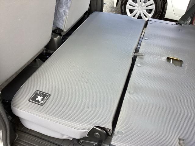 アイデア次第でいろいろな使い方ができる広くて使い勝手のいい荷室。