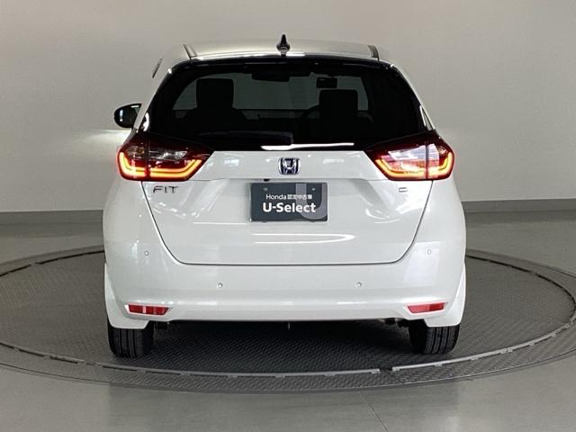 フィット e:HEVホーム 純正メモリーナビ ドラレコ リアカメラ 前後誤発進抑制機能 助手席エアバッグ 運転席エアバッグ アイドリングストップ LEDライト USB接続 バックカメラ ABS サイドエアバッグ フルセグTV(9枚目)