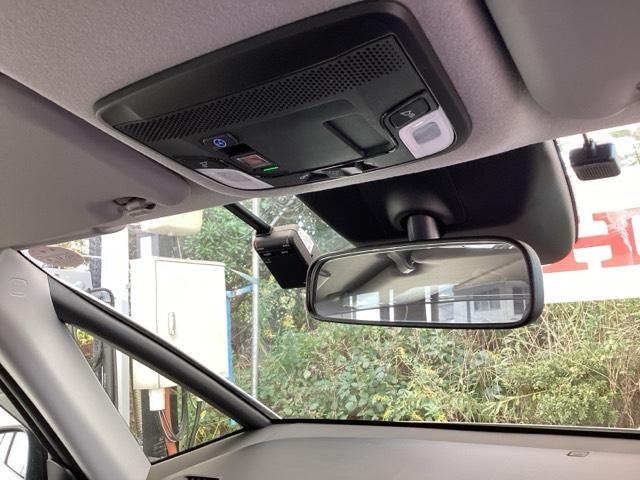 フィット e:HEVホーム 純正メモリーナビ ドラレコ リアカメラ 前後誤発進抑制機能 助手席エアバッグ 運転席エアバッグ アイドリングストップ LEDライト USB接続 バックカメラ ABS サイドエアバッグ フルセグTV(10枚目)