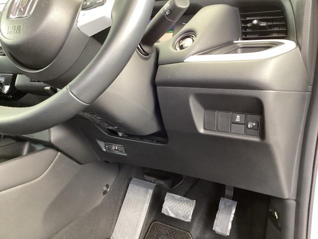 フィット e:HEVホーム 純正メモリーナビ ドラレコ リアカメラ 前後誤発進抑制機能 助手席エアバッグ 運転席エアバッグ アイドリングストップ LEDライト USB接続 バックカメラ ABS サイドエアバッグ フルセグTV(15枚目)