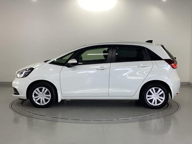 フィット e:HEVホーム 純正メモリーナビ ドラレコ リアカメラ 前後誤発進抑制機能 助手席エアバッグ 運転席エアバッグ アイドリングストップ LEDライト USB接続 バックカメラ ABS サイドエアバッグ フルセグTV(25枚目)