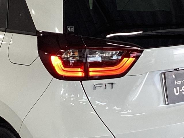 フィット e:HEVホーム 純正メモリーナビ ドラレコ リアカメラ 前後誤発進抑制機能 助手席エアバッグ 運転席エアバッグ アイドリングストップ LEDライト USB接続 バックカメラ ABS サイドエアバッグ フルセグTV(27枚目)