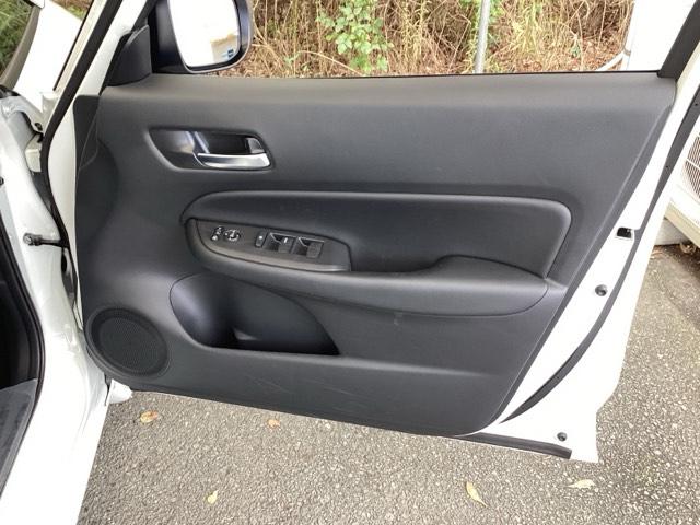 フィット e:HEVホーム 純正メモリーナビ ドラレコ リアカメラ 前後誤発進抑制機能 助手席エアバッグ 運転席エアバッグ アイドリングストップ LEDライト USB接続 バックカメラ ABS サイドエアバッグ フルセグTV(52枚目)