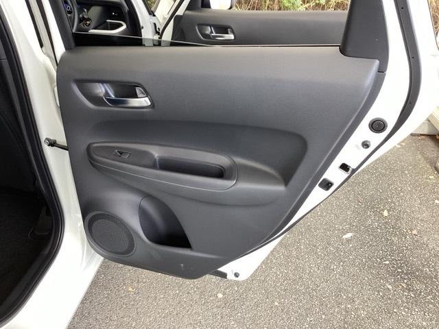 フィット e:HEVホーム 純正メモリーナビ ドラレコ リアカメラ 前後誤発進抑制機能 助手席エアバッグ 運転席エアバッグ アイドリングストップ LEDライト USB接続 バックカメラ ABS サイドエアバッグ フルセグTV(62枚目)