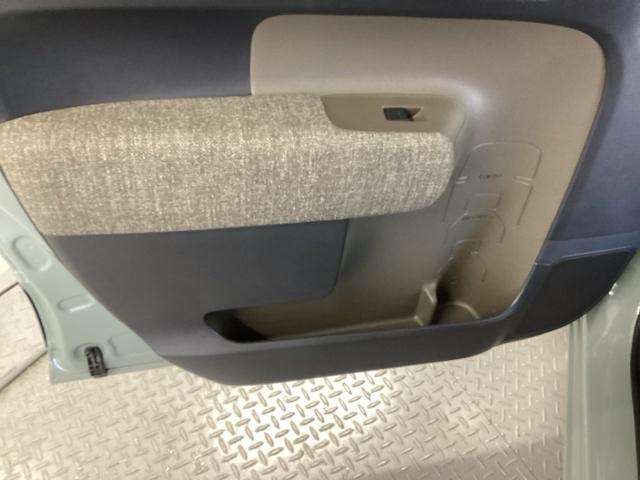 シエンタ ハイブリッドX ディスプレイオーディオ 両側電動スライドドア TSS エアバック キーレスエントリー イモビライザー バックモニター LEDヘッドライト ETC車載器 横滑り防止 スマートキー オートエアコン USB(39枚目)