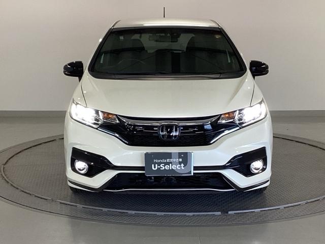 フィットハイブリッド Ｓホンダセンシング　純正ナビ　フルセグ　リアカメラ　スマ－トキ－　ナビＴＶ　アクティブクルーズコントロール　パワーウインドウ　サイドエアバック　ＤＶＤ再生　パワーステアリング　ＬＥＤヘッドランプ　ＡＢＳ　盗難防止装置（6枚目）