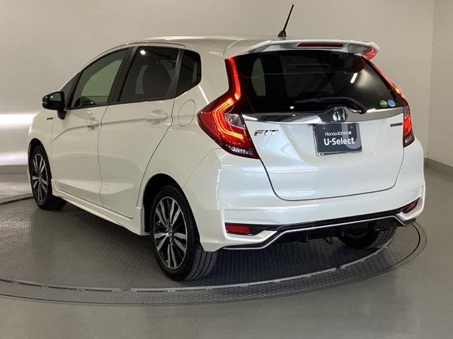 フィットハイブリッド Ｓホンダセンシング　純正ナビ　フルセグ　リアカメラ　スマ－トキ－　ナビＴＶ　アクティブクルーズコントロール　パワーウインドウ　サイドエアバック　ＤＶＤ再生　パワーステアリング　ＬＥＤヘッドランプ　ＡＢＳ　盗難防止装置（10枚目）