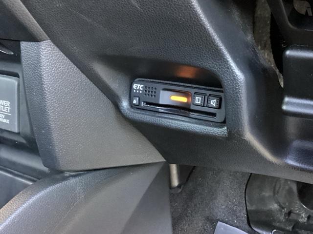 フィットハイブリッド Ｓホンダセンシング　純正ナビ　フルセグ　リアカメラ　スマ－トキ－　ナビＴＶ　アクティブクルーズコントロール　パワーウインドウ　サイドエアバック　ＤＶＤ再生　パワーステアリング　ＬＥＤヘッドランプ　ＡＢＳ　盗難防止装置（16枚目）