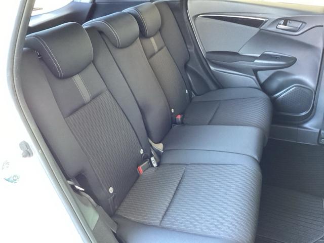 フィットハイブリッド Ｓホンダセンシング　純正ナビ　フルセグ　リアカメラ　スマ－トキ－　ナビＴＶ　アクティブクルーズコントロール　パワーウインドウ　サイドエアバック　ＤＶＤ再生　パワーステアリング　ＬＥＤヘッドランプ　ＡＢＳ　盗難防止装置（20枚目）