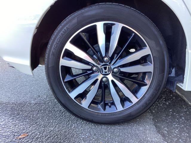 フィットハイブリッド Ｓホンダセンシング　純正ナビ　フルセグ　リアカメラ　スマ－トキ－　ナビＴＶ　アクティブクルーズコントロール　パワーウインドウ　サイドエアバック　ＤＶＤ再生　パワーステアリング　ＬＥＤヘッドランプ　ＡＢＳ　盗難防止装置（25枚目）