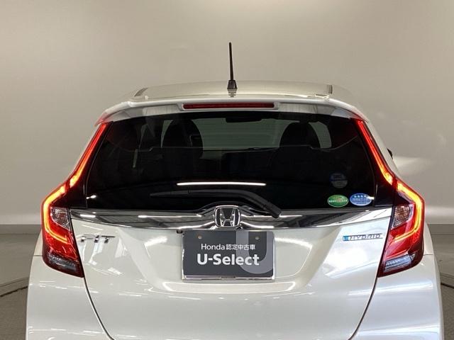 フィットハイブリッド Ｓホンダセンシング　純正ナビ　フルセグ　リアカメラ　スマ－トキ－　ナビＴＶ　アクティブクルーズコントロール　パワーウインドウ　サイドエアバック　ＤＶＤ再生　パワーステアリング　ＬＥＤヘッドランプ　ＡＢＳ　盗難防止装置（31枚目）