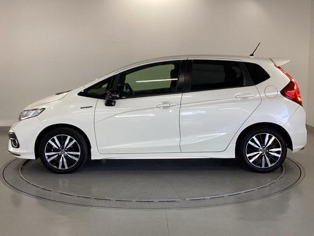 フィットハイブリッド Ｓホンダセンシング　純正ナビ　フルセグ　リアカメラ　スマ－トキ－　ナビＴＶ　アクティブクルーズコントロール　パワーウインドウ　サイドエアバック　ＤＶＤ再生　パワーステアリング　ＬＥＤヘッドランプ　ＡＢＳ　盗難防止装置（35枚目）