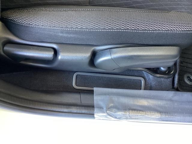 フィットハイブリッド Ｓホンダセンシング　純正ナビ　フルセグ　リアカメラ　スマ－トキ－　ナビＴＶ　アクティブクルーズコントロール　パワーウインドウ　サイドエアバック　ＤＶＤ再生　パワーステアリング　ＬＥＤヘッドランプ　ＡＢＳ　盗難防止装置（47枚目）