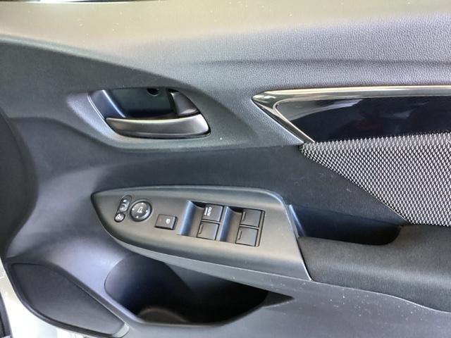 フィットハイブリッド Ｓホンダセンシング　純正ナビ　フルセグ　リアカメラ　スマ－トキ－　ナビＴＶ　アクティブクルーズコントロール　パワーウインドウ　サイドエアバック　ＤＶＤ再生　パワーステアリング　ＬＥＤヘッドランプ　ＡＢＳ　盗難防止装置（49枚目）