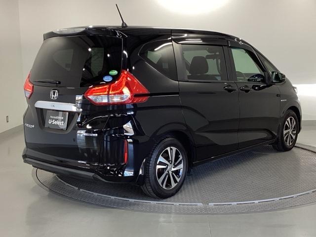 ご覧のように綺麗にクリーニングされており、とてもキレイなボディですよ。外装はもちろん内装も綺麗です。