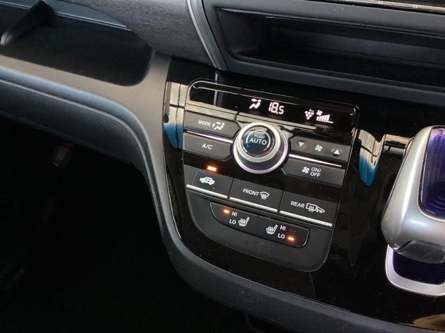 フルオートエアコンは希望の温度設定で風の温度も風量も自動調整で年中快適です。