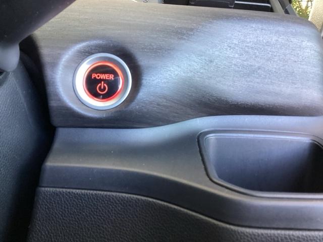スマートキーシステム搭載ですので、ハンドル横のスイッチを押せば、エンジンスタート！
