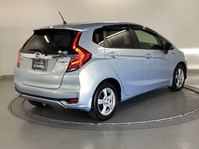 フィットハイブリッド Lホンダセンシング 純正ナビ フルセグ リアカメラ 軽減ブレーキ Rカメ LED サイドSRS 横滑り防止 ナビTV パワーステアリング 盗難防止装置 オートクルーズ ETC車載器 DVD再生 ABS 助手席エアバッグ(6枚目)