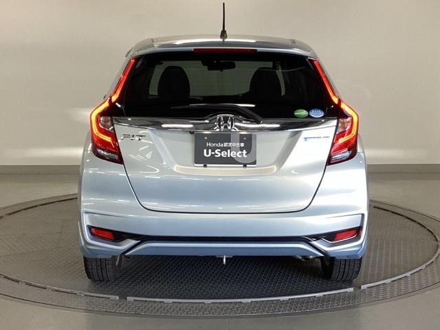 フィットハイブリッド Lホンダセンシング 純正ナビ フルセグ リアカメラ 軽減ブレーキ Rカメ LED サイドSRS 横滑り防止 ナビTV パワーステアリング 盗難防止装置 オートクルーズ ETC車載器 DVD再生 ABS 助手席エアバッグ(7枚目)