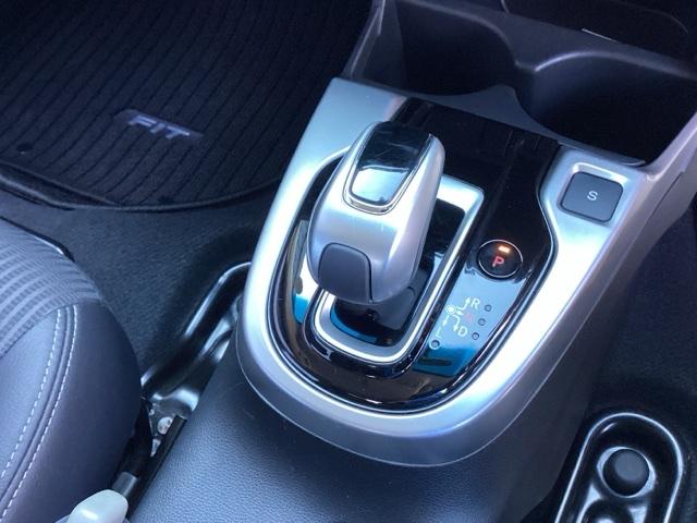 フィットハイブリッド Lホンダセンシング 純正ナビ フルセグ リアカメラ 軽減ブレーキ Rカメ LED サイドSRS 横滑り防止 ナビTV パワーステアリング 盗難防止装置 オートクルーズ ETC車載器 DVD再生 ABS 助手席エアバッグ(13枚目)