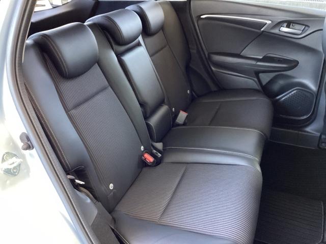 フィットハイブリッド Lホンダセンシング 純正ナビ フルセグ リアカメラ 軽減ブレーキ Rカメ LED サイドSRS 横滑り防止 ナビTV パワーステアリング 盗難防止装置 オートクルーズ ETC車載器 DVD再生 ABS 助手席エアバッグ(18枚目)