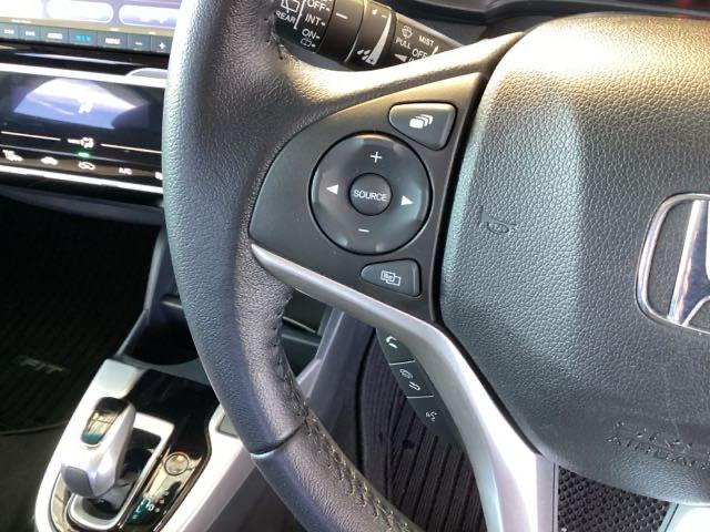 フィットハイブリッド Lホンダセンシング 純正ナビ フルセグ リアカメラ 軽減ブレーキ Rカメ LED サイドSRS 横滑り防止 ナビTV パワーステアリング 盗難防止装置 オートクルーズ ETC車載器 DVD再生 ABS 助手席エアバッグ(43枚目)