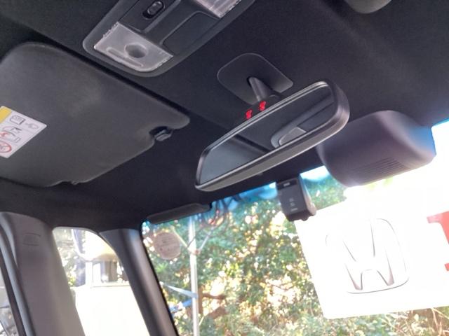 Ｎ－ＢＯＸカスタム Ｇ・Ｌホンダセンシング　純正メモリーナビ　ドラレコ　リアカメラ　地デジＴＶ　整備記録簿　助手席エアバッグ　キーレス　アイドリングＳＴ　セキュリティーアラーム　スマ－トキ－　ナビＴＶ　ＥＴＣ　前車追従機能　サイドエアバッグ（10枚目）