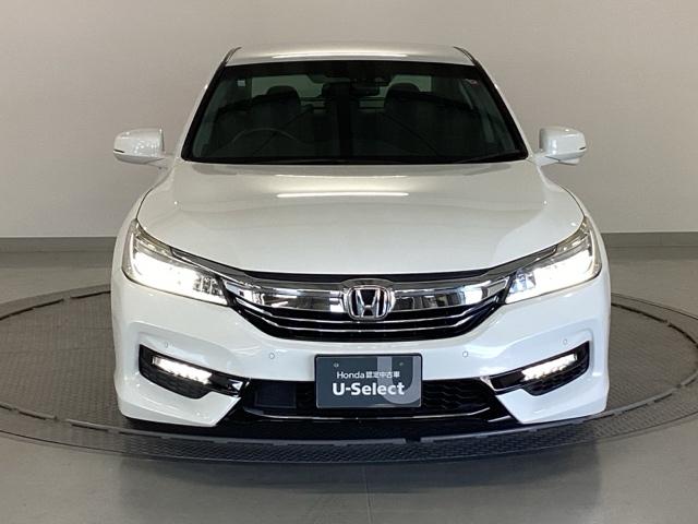 アコードハイブリッド ＥＸ　純正メモリーナビ　パワーシート　ＥＴＣ　バックモニター　Ｐシート　Ｐセンサー　サイドカーテンエアバック　サイドモニター　記録簿　ナビＴＶ　ＬＥＤヘッド　フルセグテレビ　ＤＶＤ再生可能　スマキー　ＵＳＢ（6枚目）