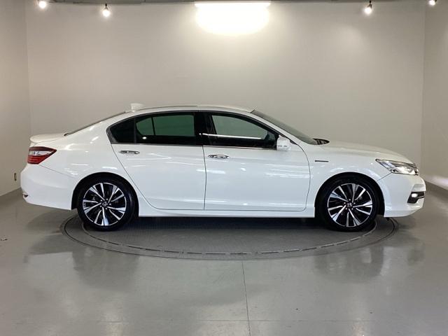 アコードハイブリッド ＥＸ　純正メモリーナビ　パワーシート　ＥＴＣ　バックモニター　Ｐシート　Ｐセンサー　サイドカーテンエアバック　サイドモニター　記録簿　ナビＴＶ　ＬＥＤヘッド　フルセグテレビ　ＤＶＤ再生可能　スマキー　ＵＳＢ（32枚目）